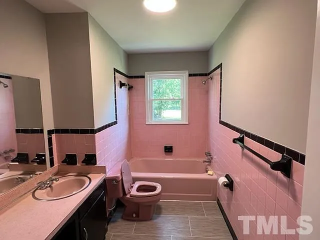 303 Catherine St — Photo 6