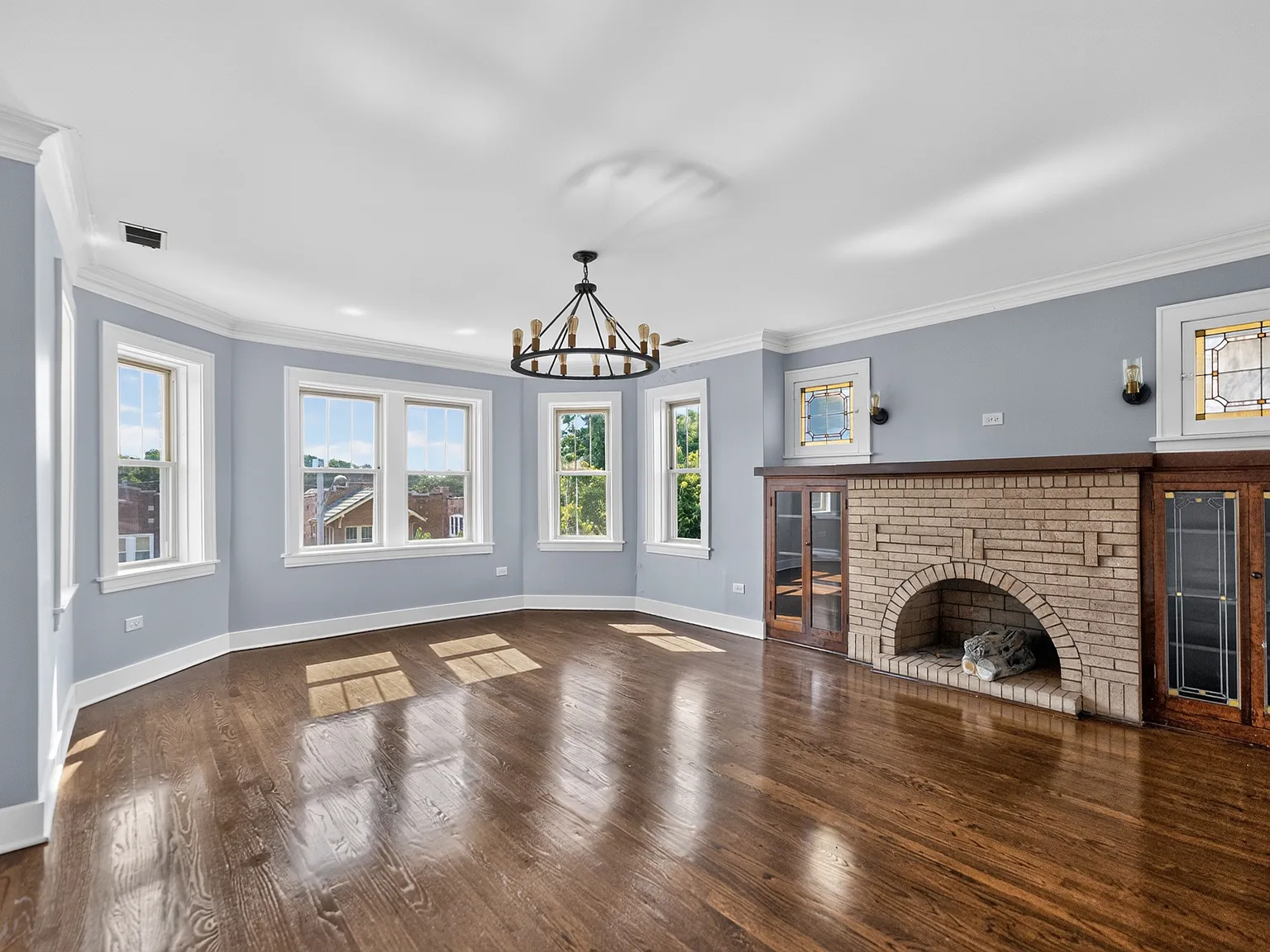 3 bed, 1650 sqft, $2,950 — Photo 2