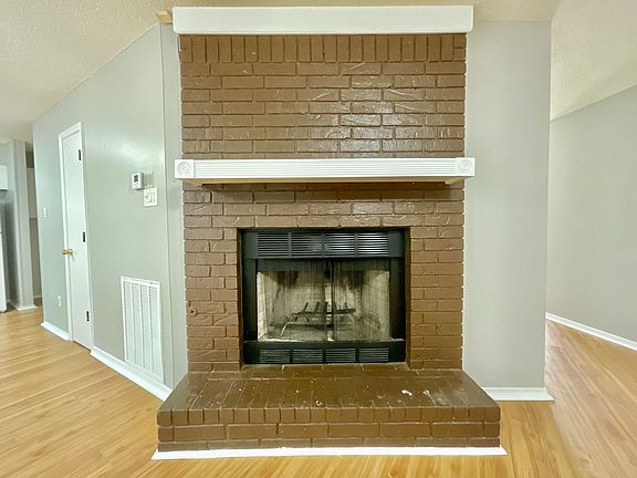 4th image of 1911 Mesquite Cir