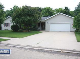 219 S Hossack St, Seneca, IL 61360