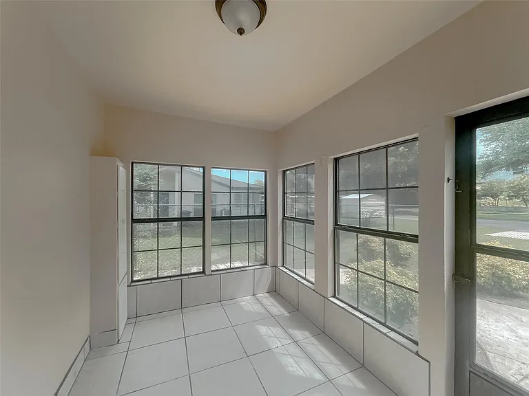 8627 N Normandale St — Photo 16