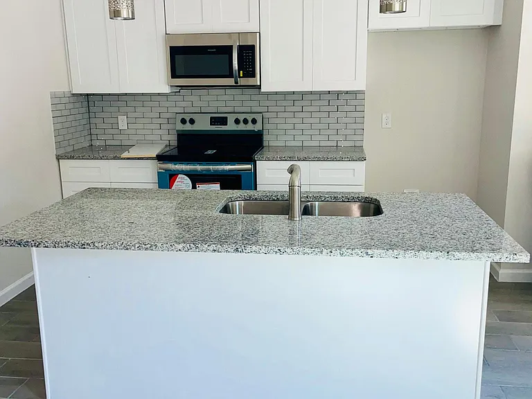 9119 Sherbourne St — Photo 9