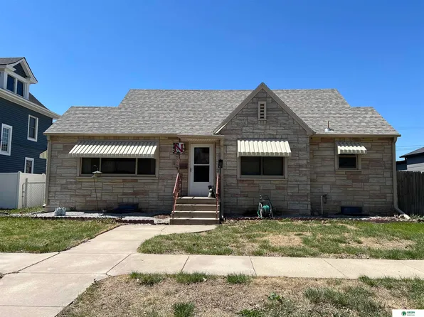 715 N Burlington Ave, York, NE 68467