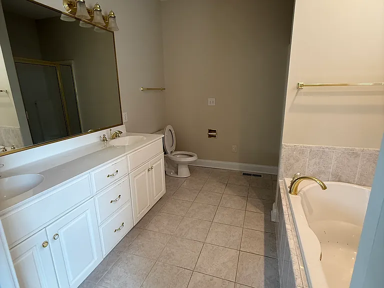 full bath for downstairs primary bedroom suite