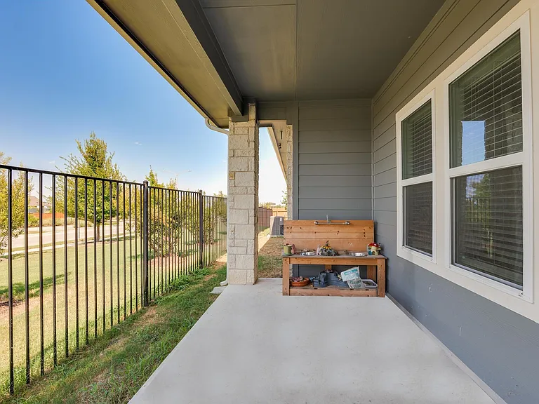 8801 Looksee Ln — Photo 17