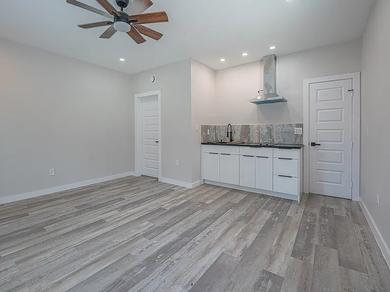4202 Clay St #A — Photo 13