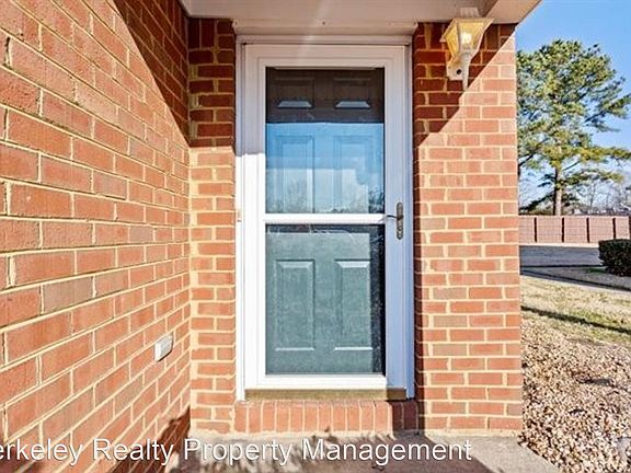 5th image of 401 Westgate Cir