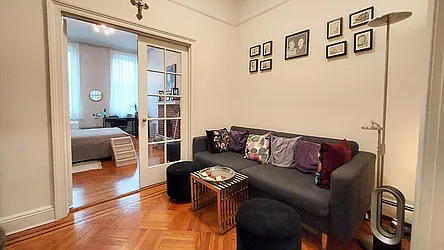 Rented by R New York