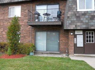 9377 Bay Colony Dr APT 1S, Des Plaines, IL 60016