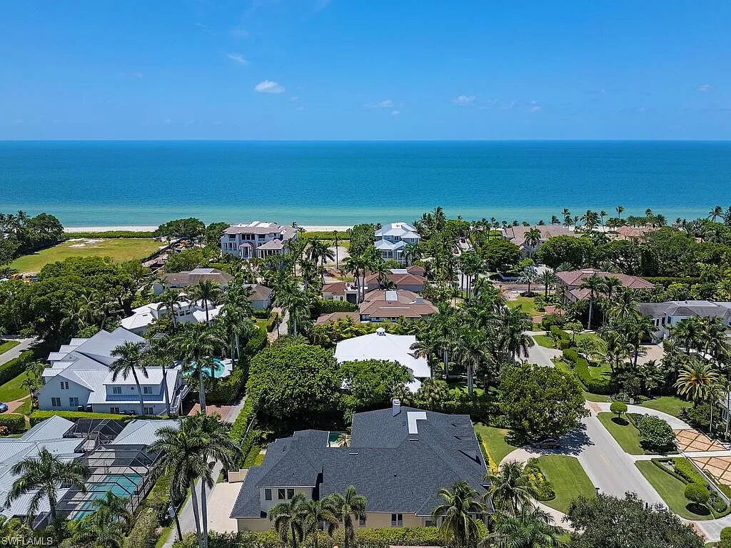 5 bed, 4.5 bath, 5132 sqft, $48,000 — Photo 3
