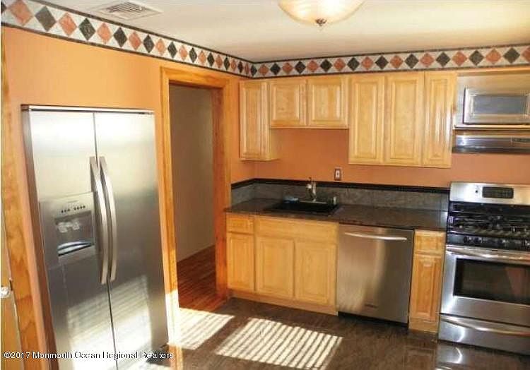 2nd image of 125 7th St