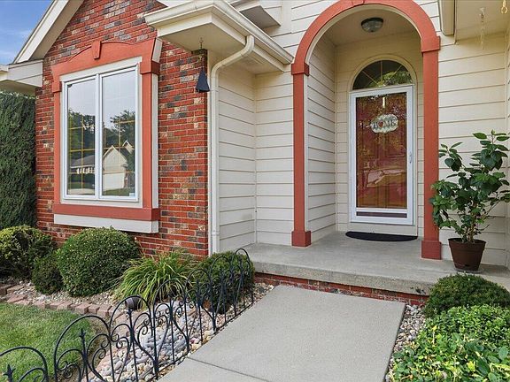 3rd image of 200 Winchester Cir