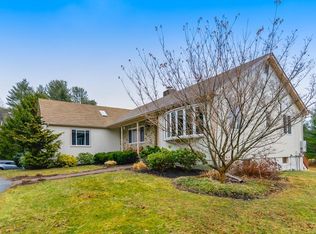 8 Holmes Rd, Boxford, MA 01921