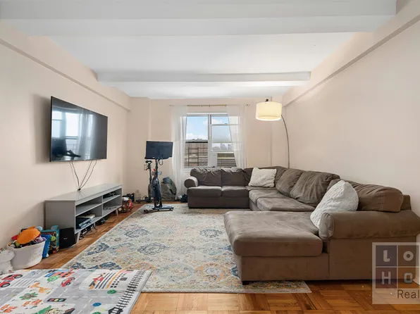 500 Grand Street image 1 of 11