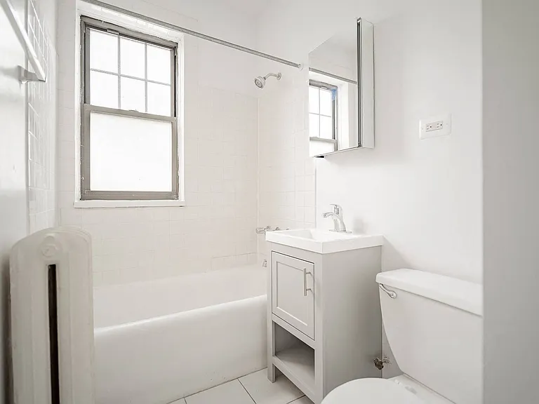 2332-48 W Addison/3600 N. Claremont — Photo 16