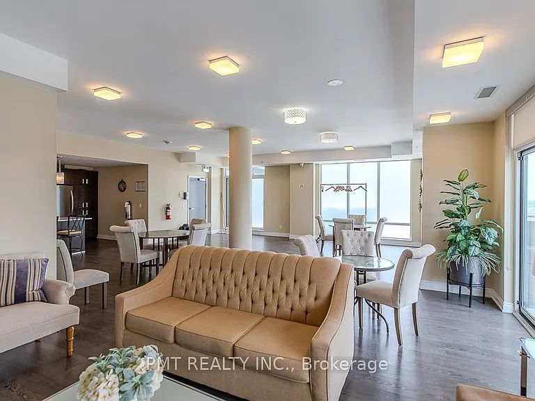 11611 Yonge St #516 — Photo 26