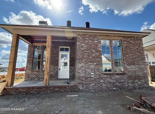 105 Hedgemoore Ct, Youngsville, LA 70592