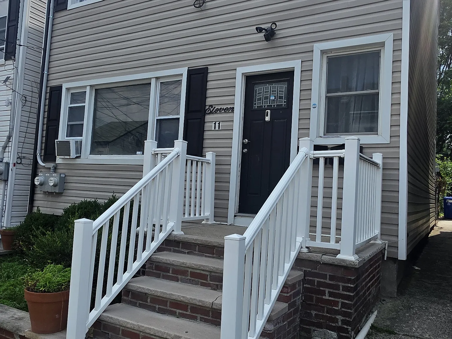4 bed, 1650 sqft, $2,500 — Photo 1