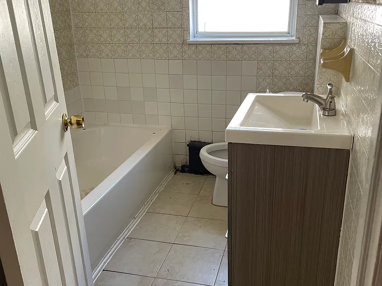 4823 N Warnock St — Photo 1