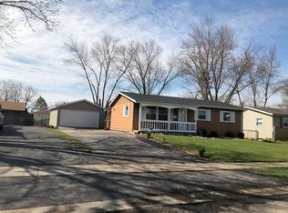 656 Walnut Rd, Wauconda, IL 60084