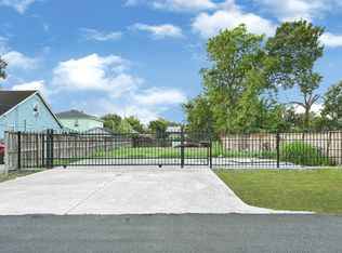 9210 E Avenue Q, Houston, TX 77012