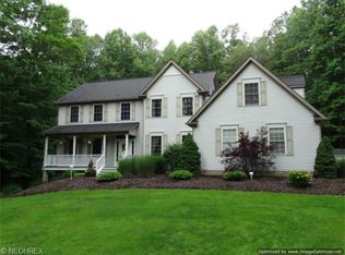 10500 Locust Grove Dr, Chardon, OH 44024