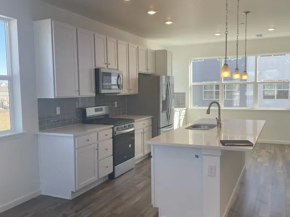 7003 Ipswich Ct, Castle Pines, CO 80108