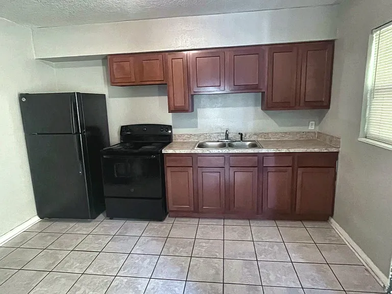3812 N Canal St #209 — Photo 2