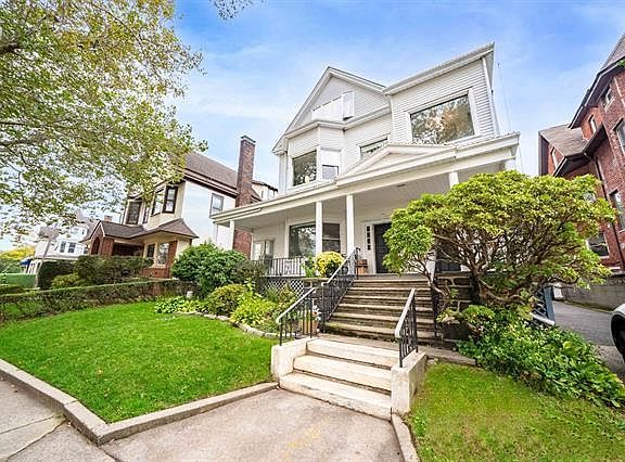 3rd image of 785 Boulevard East #1