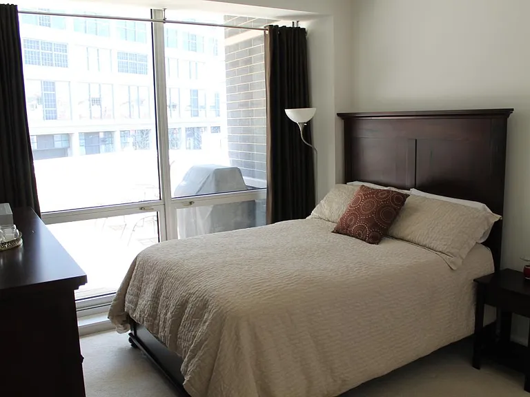 845 N Kingsbury St — Photo 7