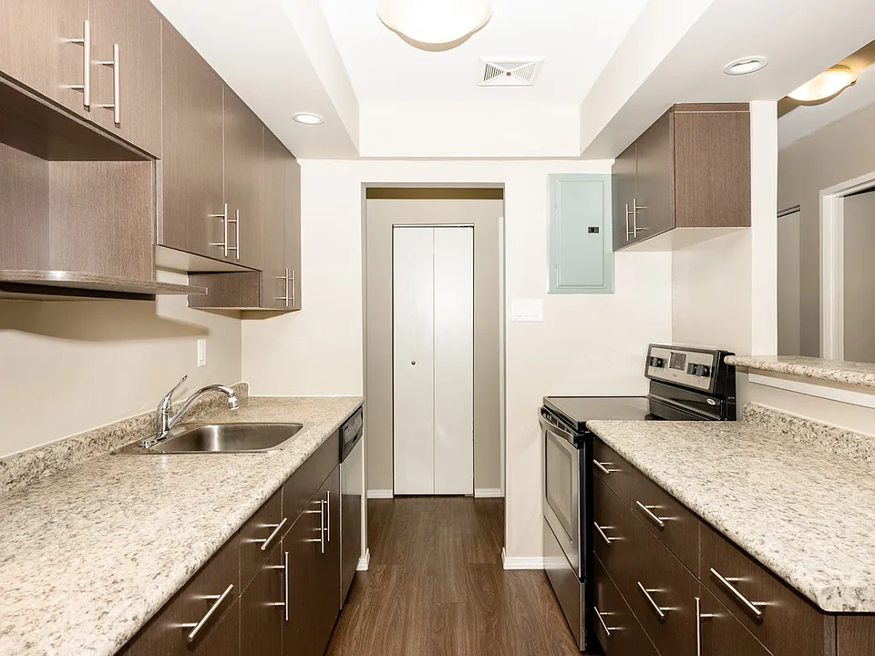 2331 Pembina Hwy #310