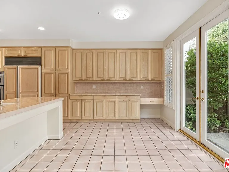 11815 Folkstone Ln — Photo 22