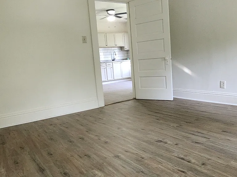 22 Marion St #D — Photo 7