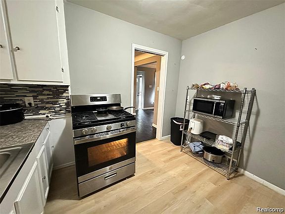5th image of 13654 Mecca St