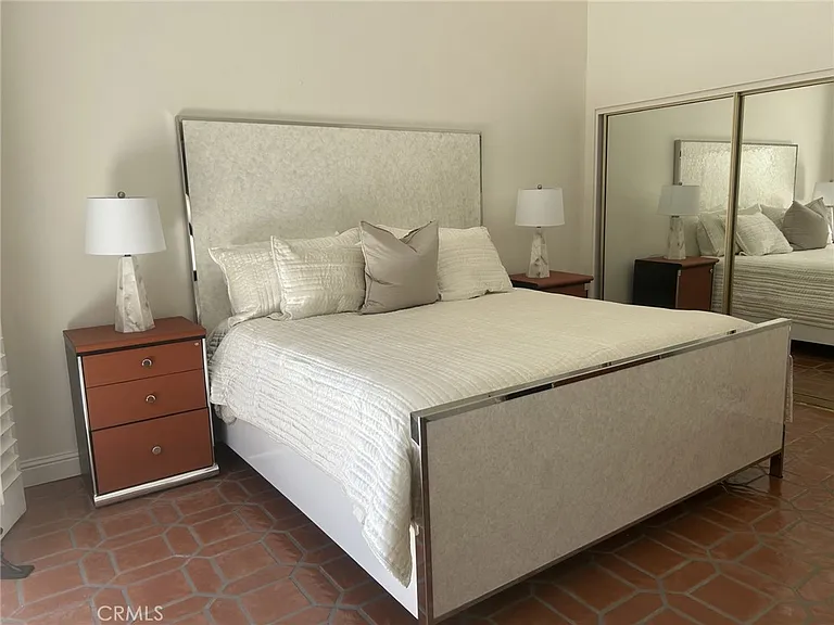 22 Calle Escala — Photo 14