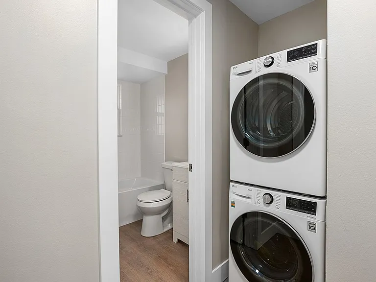 1131 Lyon St NE #2 — Photo 4