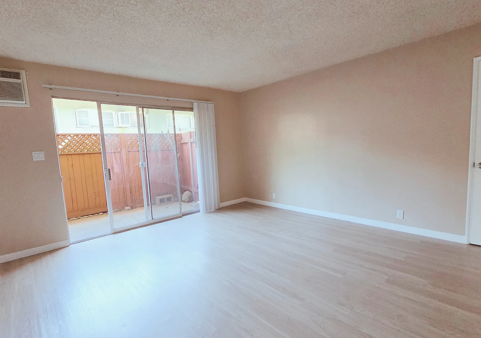 1815 Fremont — Photo 3