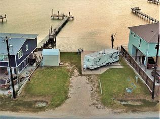 614 Copano Cove Rd, Rockport, TX 78382