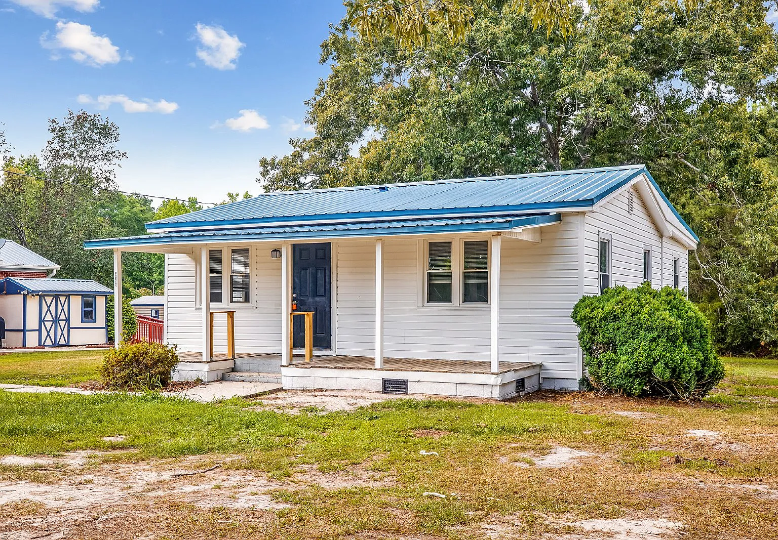 3 bed, 2.0 bath, 1176 sqft, $1,250 — Photo 1