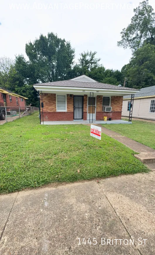 Come see this Newly Renovated Duplex In Hyde Park Area — Photo 3