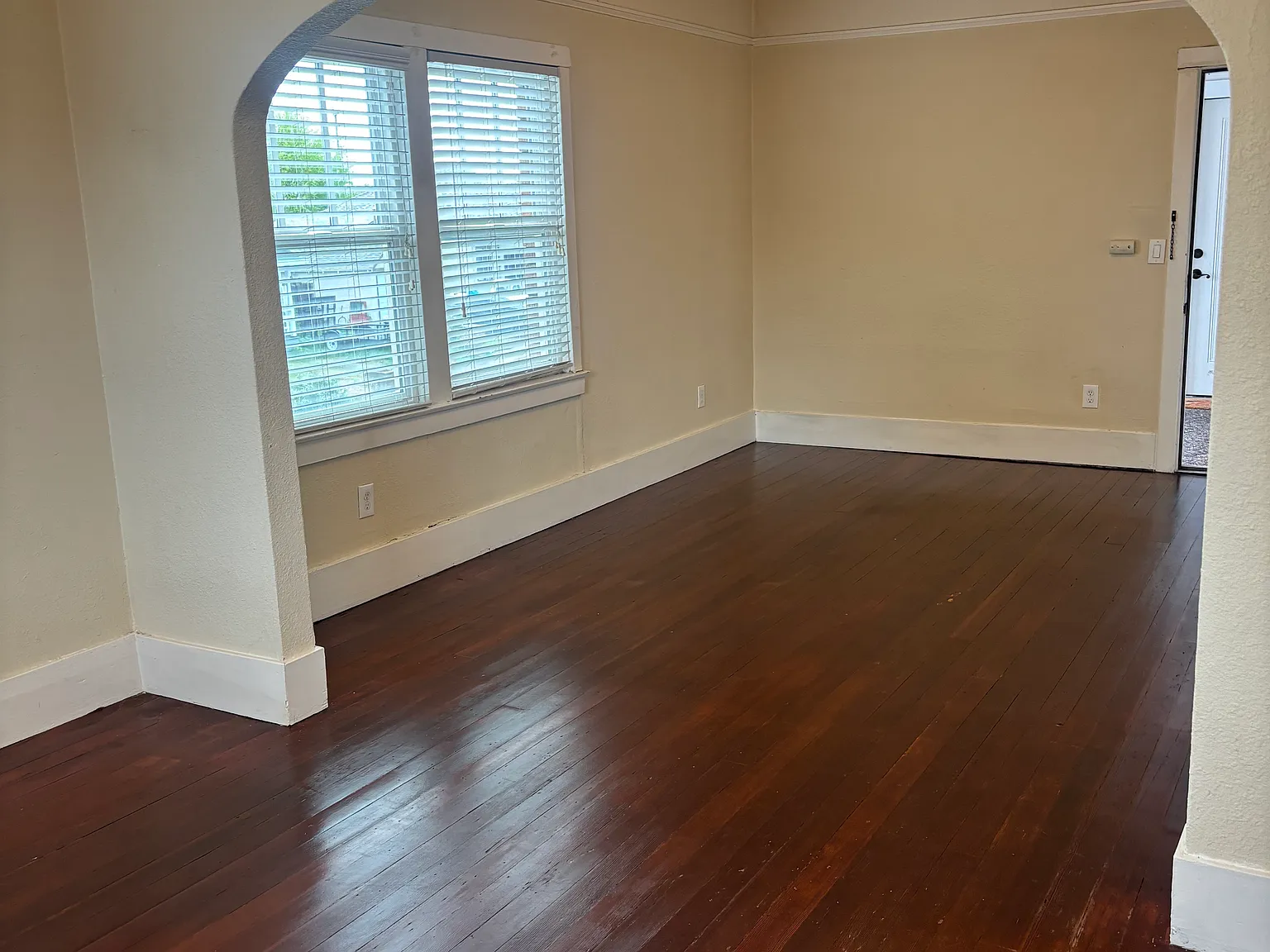 1 bed, 750 sqft, $1,500 — Photo 2