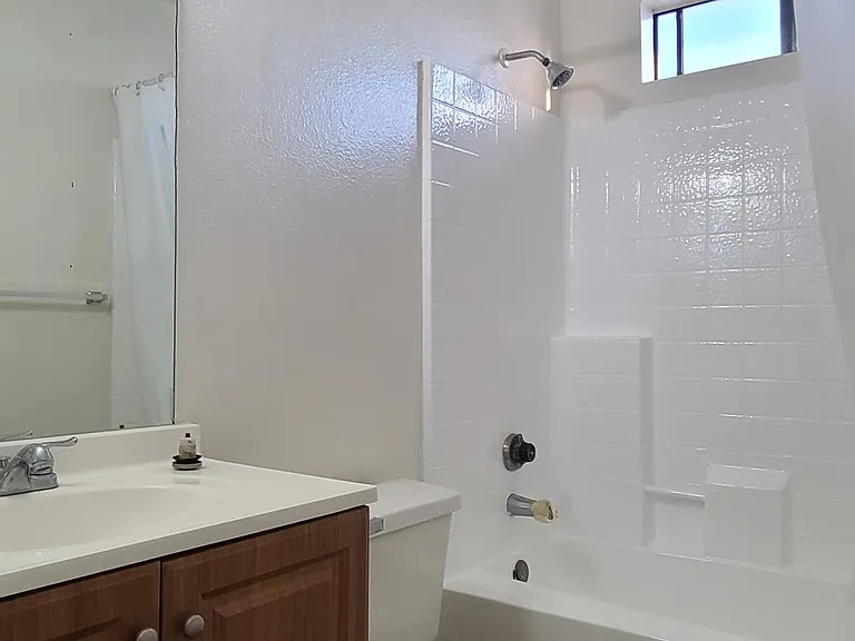 132 N Marengo Ave #D — Photo 10