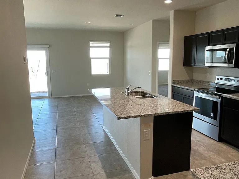 36014 W Madrid Ave — Photo 6