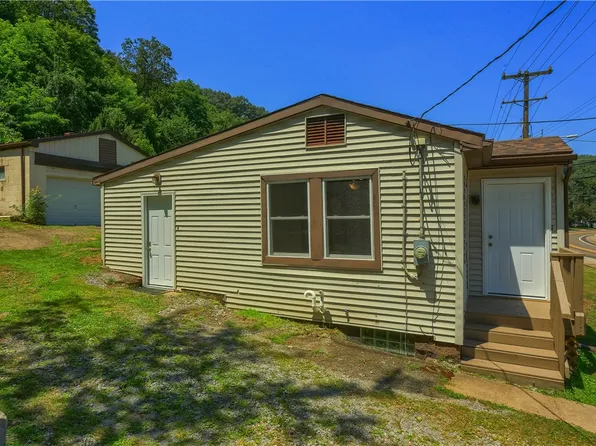 51 McGovern Blvd, Crescent, PA 15046