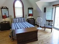 Historical Church in Ellis Hollow — Photo 4