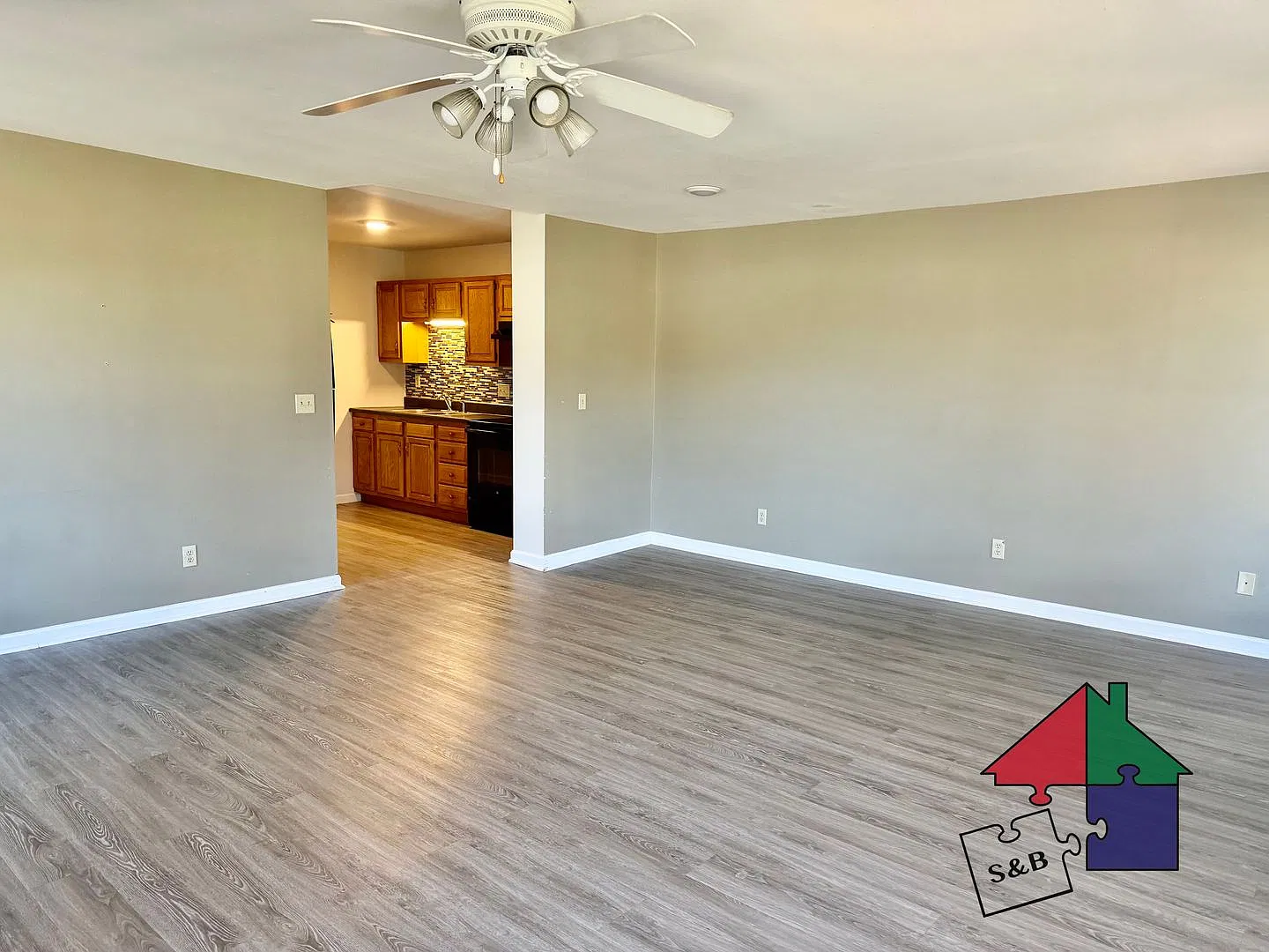 390 South Barre Rd — Photo 2