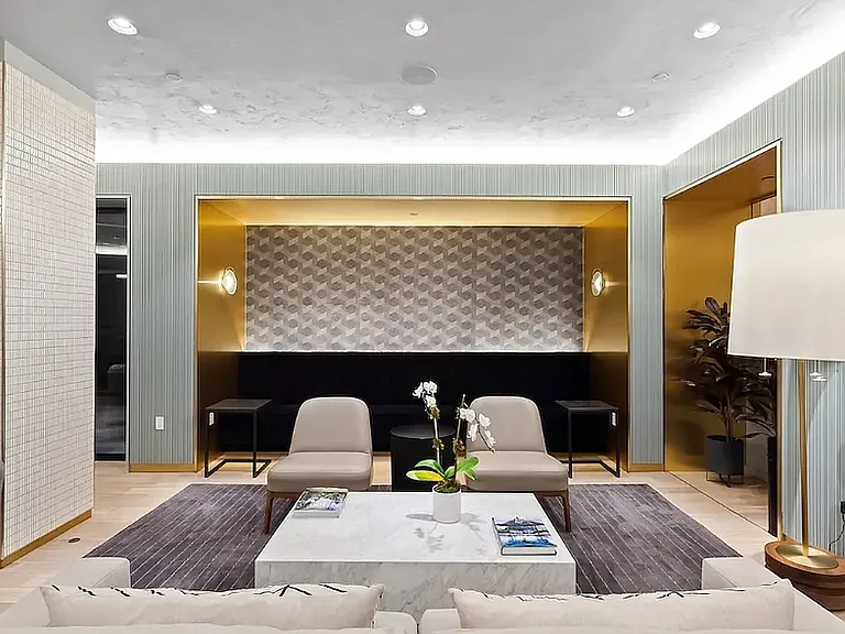 70 W 37th St #1504 — Photo 26