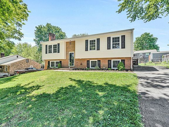 3rd image of 5220 Foxtail Ln