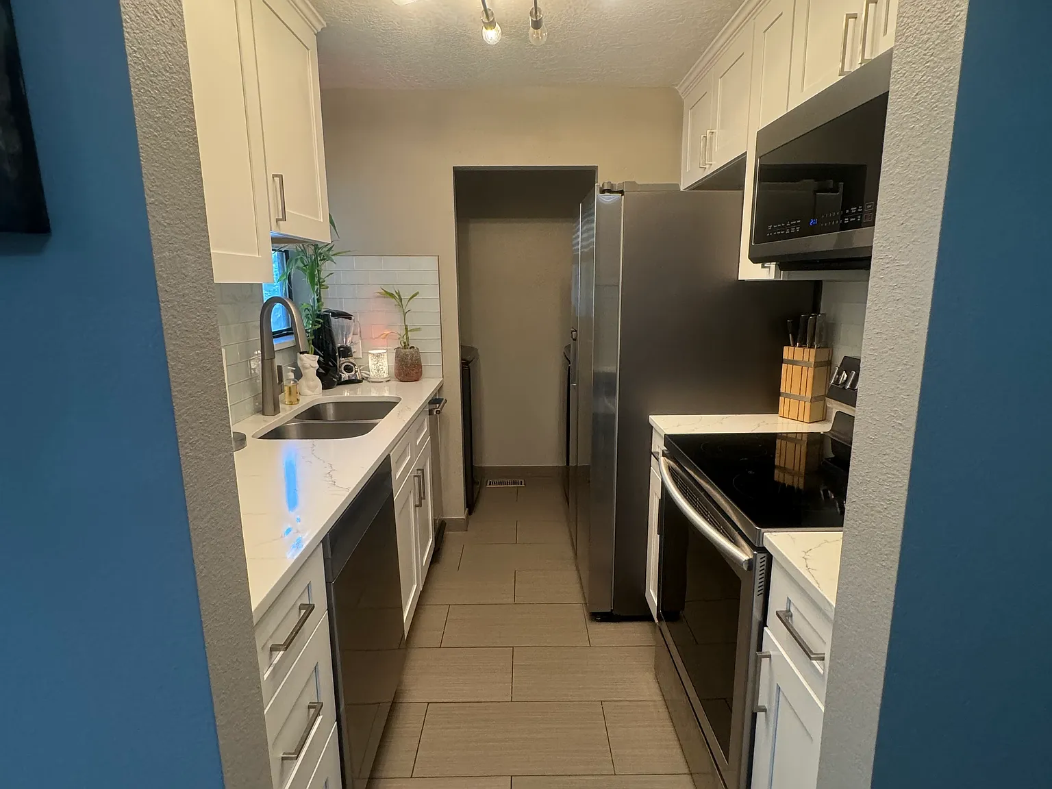 2 bed, 800 sqft, $2,250 — Photo 3