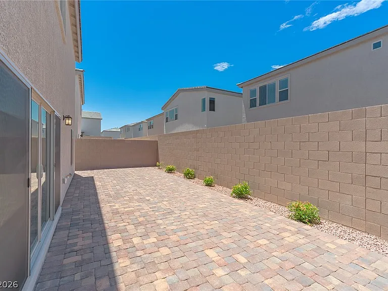 5749 Tioga Way — Photo 26